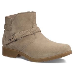 Gray suede Teva boots size 10